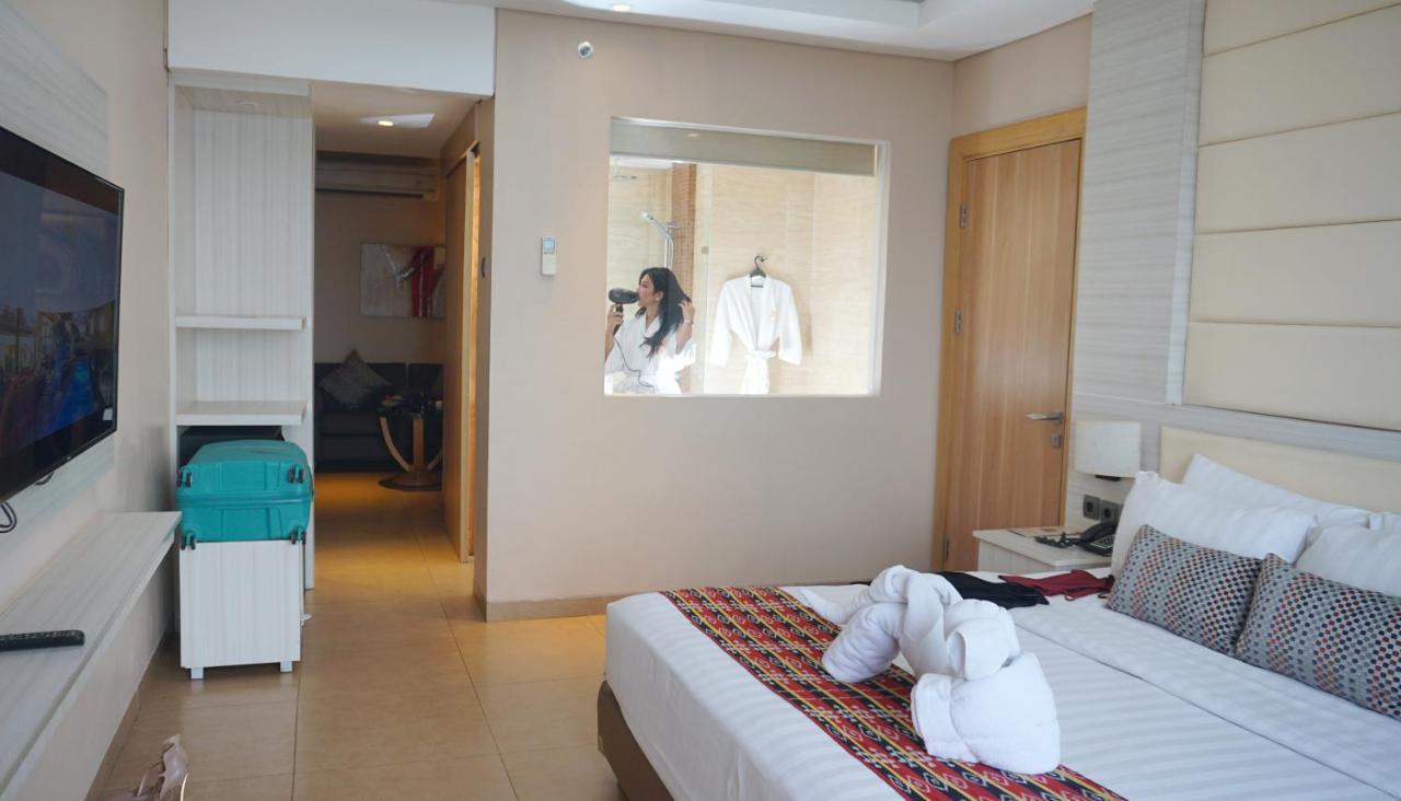 Sotis Hotel Kupang Exterior foto